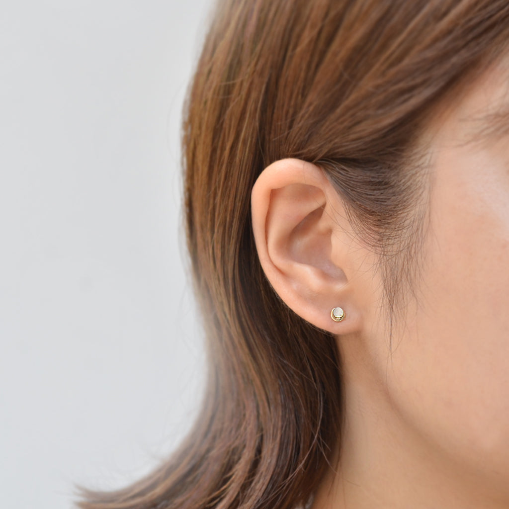 のぼり月・マザーオブパール ピアス【K10YG】21A