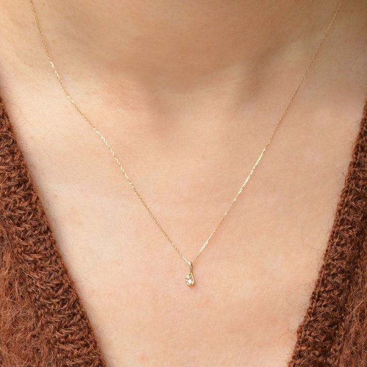 幸せを運ぶもの・ダイヤモンドネックレス・水【K10YG】21W