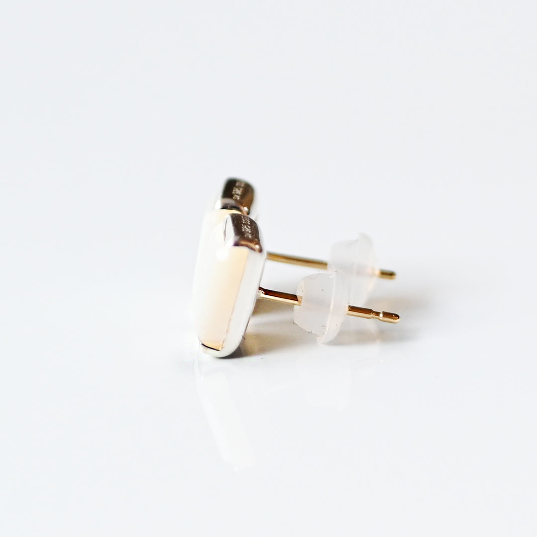 Talat  Than-sa-mǎi  マザーオブパール シグネットピアス【SV925】25ss