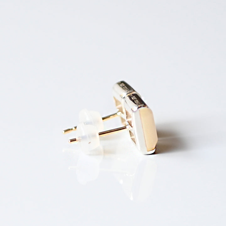 Talat  Than-sa-mǎi  マザーオブパール シグネットピアス【SV925】25ss