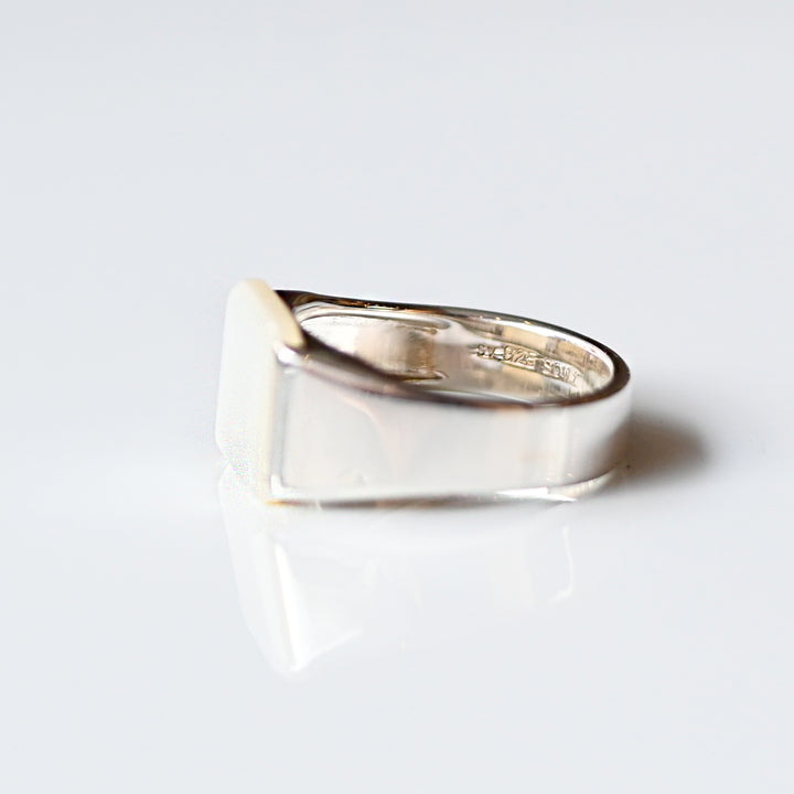 Talat  Than-sa-mǎi  マザーオブパール シグネットリング【SV925】25ss