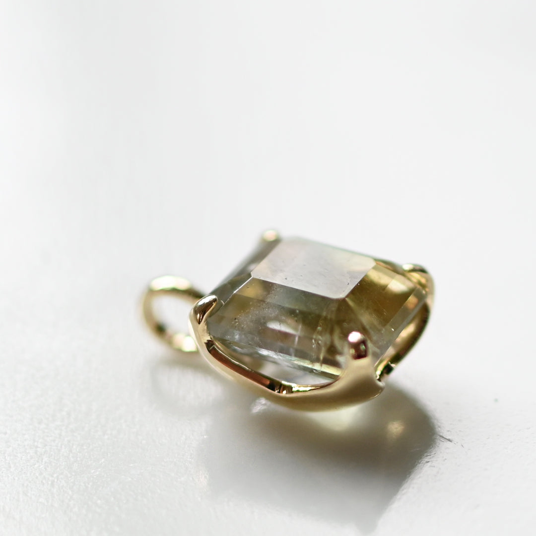 バイカラークォーツ ペンダントトップ①25ss