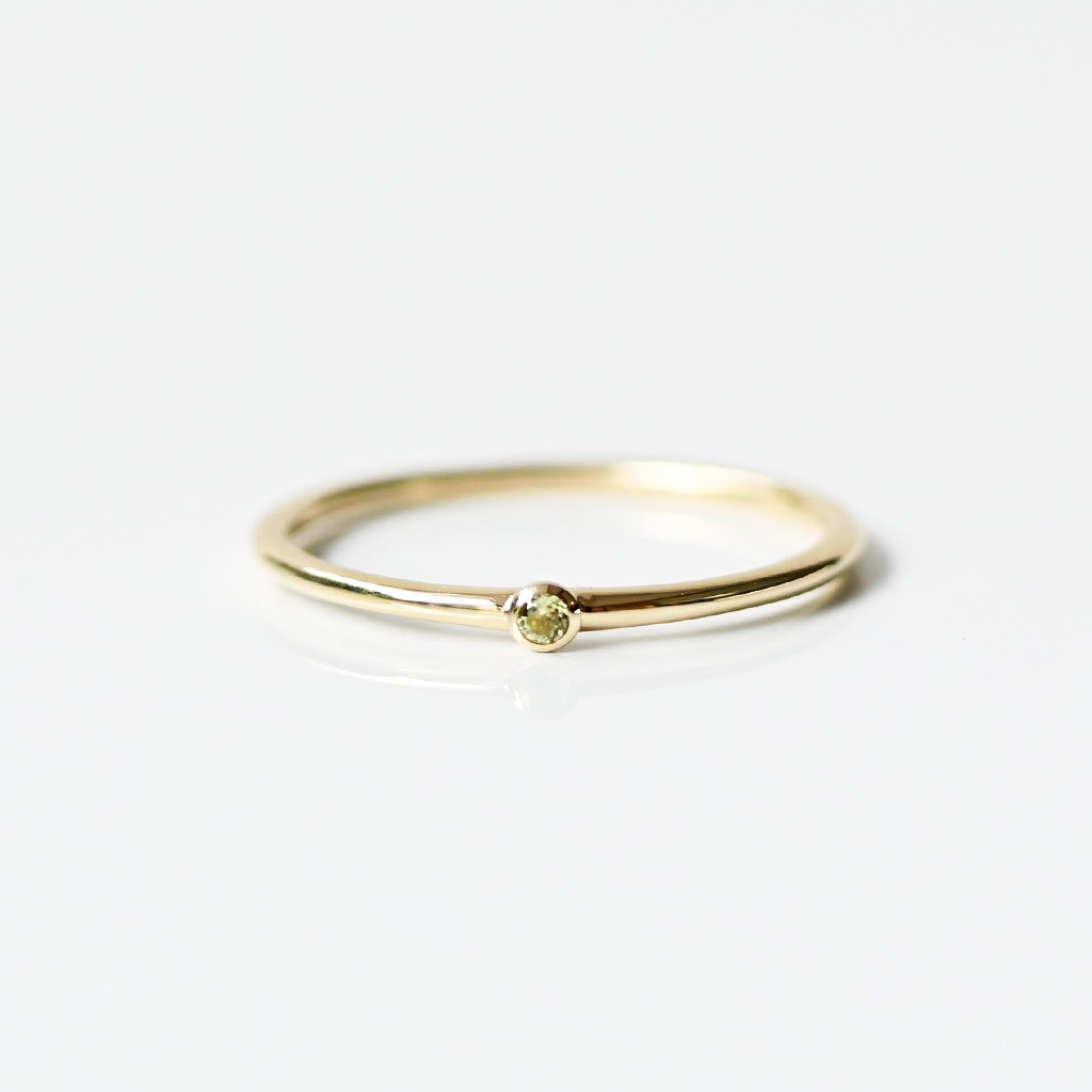 8月誕生石リング ペリドット