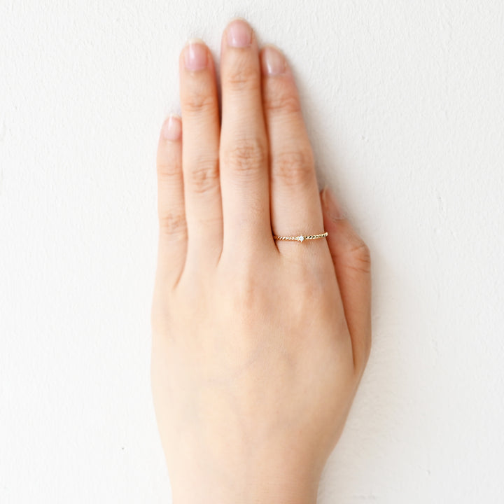 ダイヤモンドツイストリング【K10YG】25ss