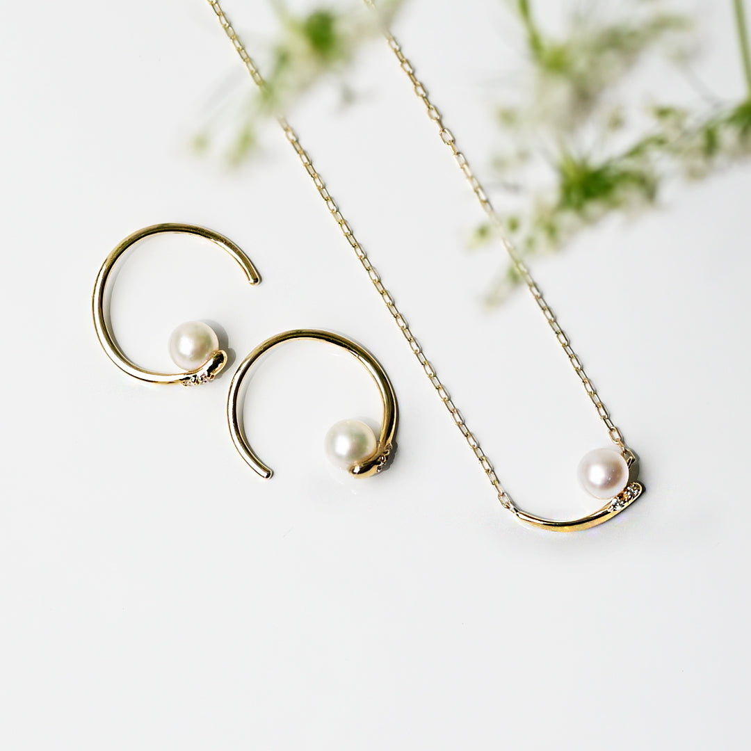 Over the moon ピアス【K10YG】25ss