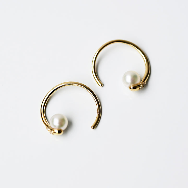 Over the moon ピアス【K10YG】25ss