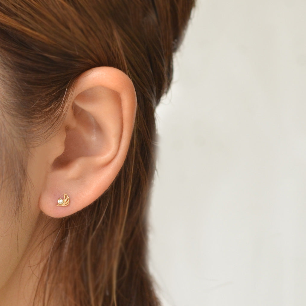 幸せを運ぶもの・ダイヤモンドピアス・羽【K10YG】21W