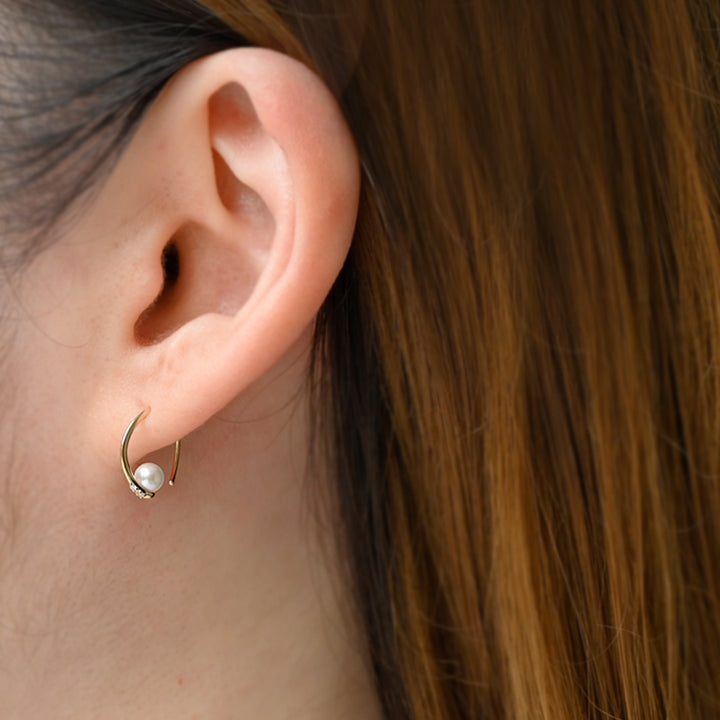 Over the moon ピアス【K10YG】25ss