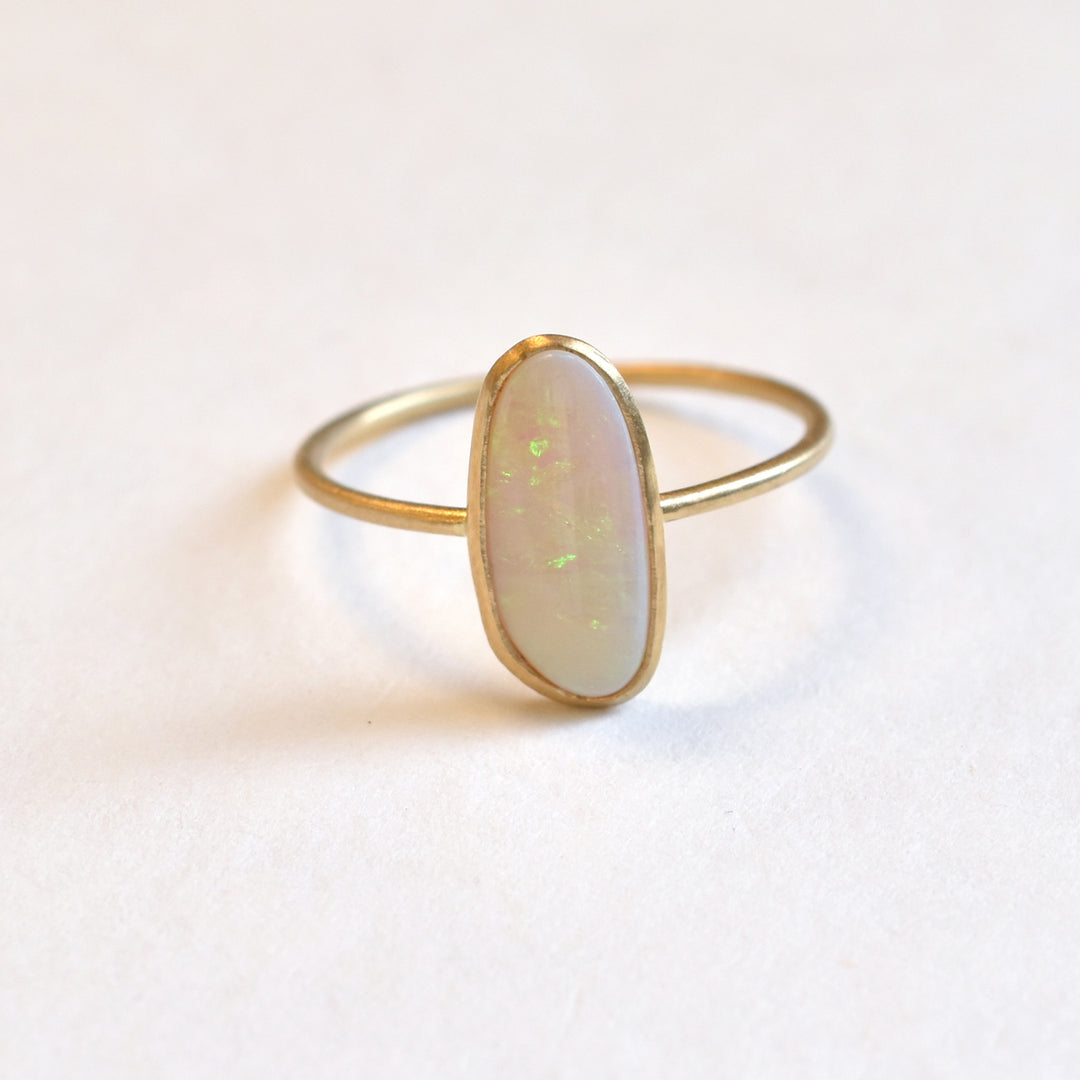 1点ものオパール・リング 【K18YG】
