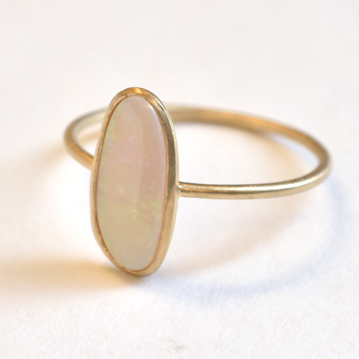 1点ものオパール・リング 【K18YG】