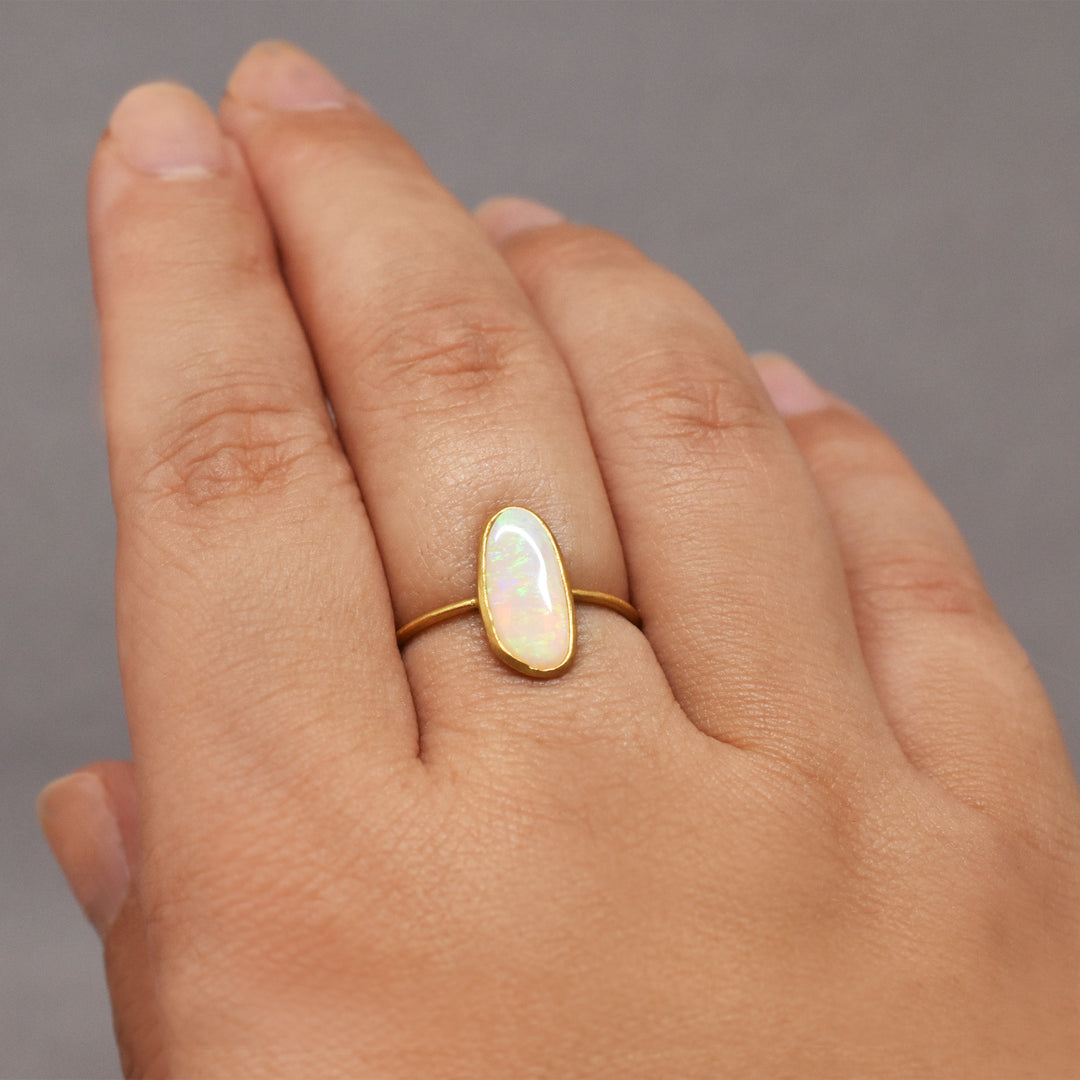 1点ものオパール・リング 【K18YG】