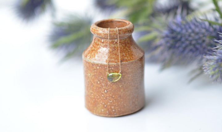 【各種クーポン・ポイントのご利用不可】ファンシーカット 8月 ペリドットネックレス【K10YG】