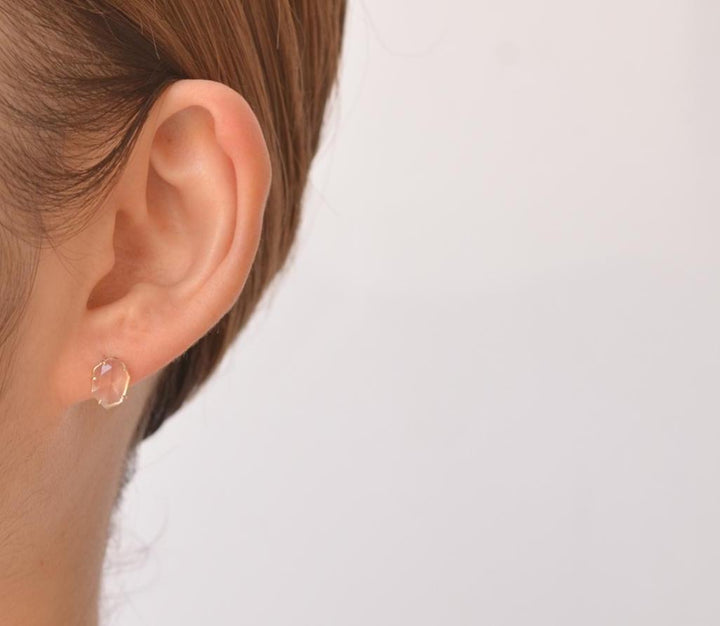 ファンシーカット 4月 クォーツピアス【K10YG】 – sowi
