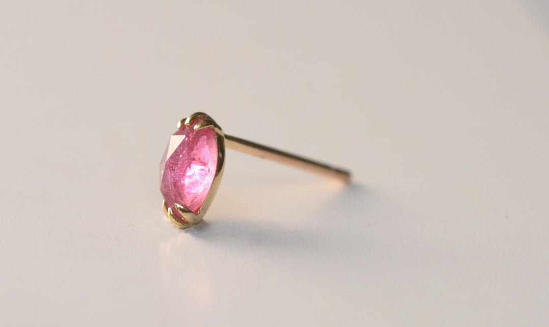 【各種クーポン・ポイントのご利用不可】ファンシーカット 7月 ルビーピアス【K10YG】