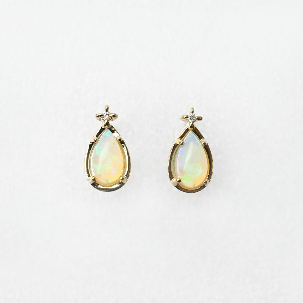 オパール×ダイヤモンド ペアシェイプ ピアス①【K10YG】｜Opaline