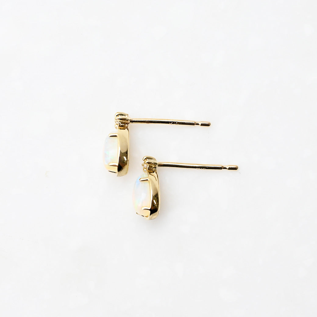 オパール×ダイヤモンド ペアシェイプ ピアス①【K10YG】｜Opaline