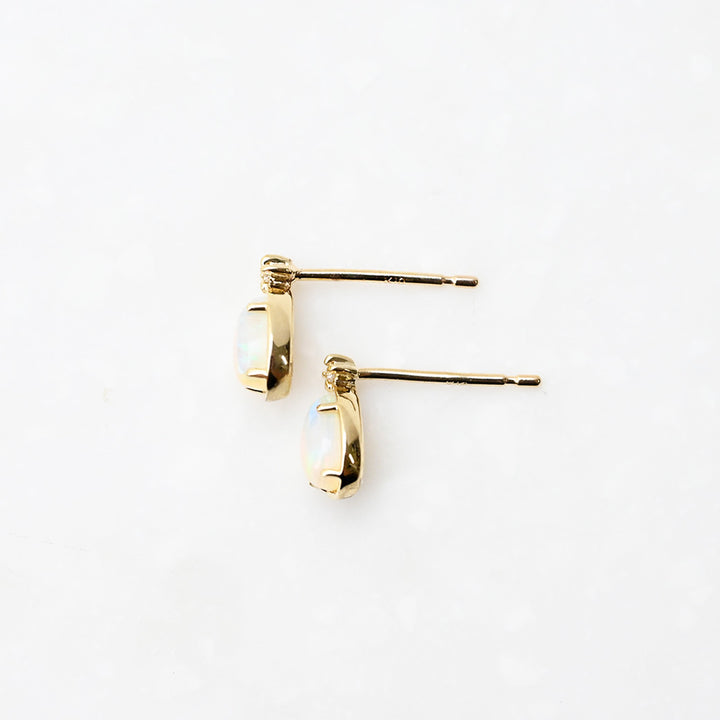 オパール×ダイヤモンド ペアシェイプ ピアス①【K10YG】｜Opaline