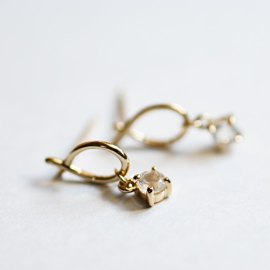 Infini Loop ピアス【K10YG】26ss