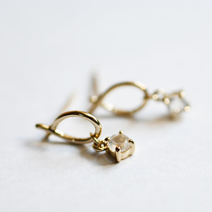 Infini Loop ピアス【K10YG】26ss