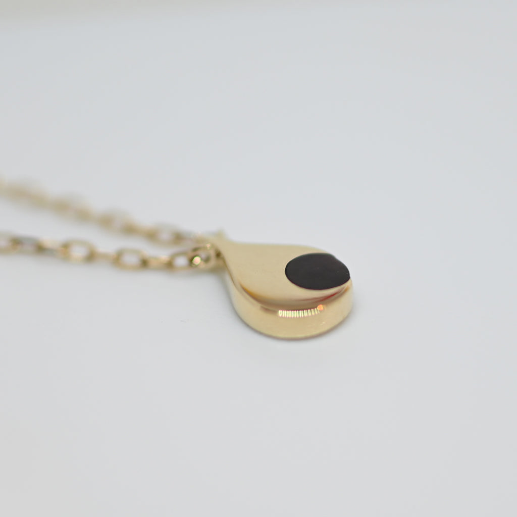 美品　star jewelry K18WG ネックレス　雫　刻印有 美品 star jewelry K18WG ネックレス 雫 刻印有 美品 star