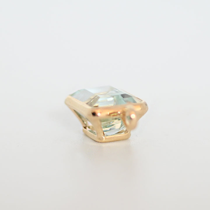 【1点物】アクアマリン ペンダントトップ　エメラルドカット【K10YG】26ss