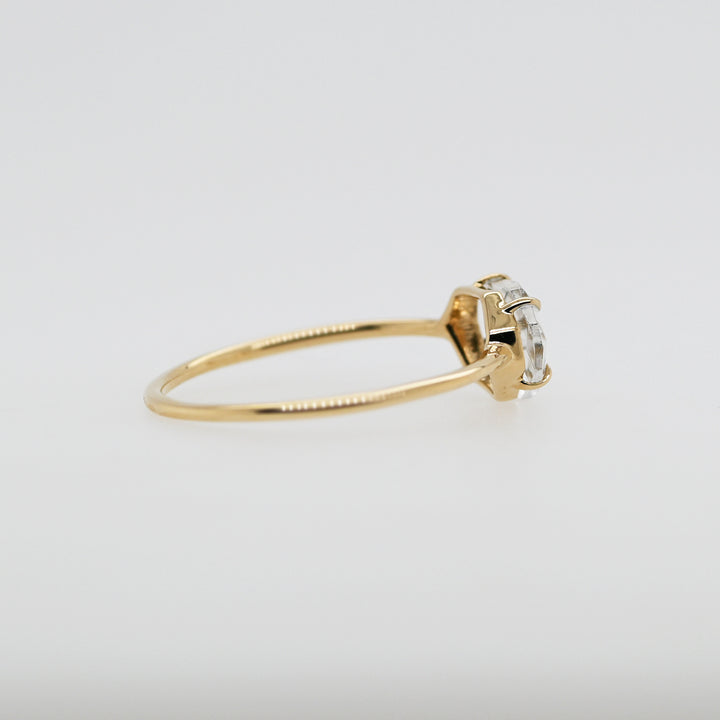 【各種クーポン・ポイントのご利用不可】ファンシーカット 4月クォーツリング 11号【K10YG】