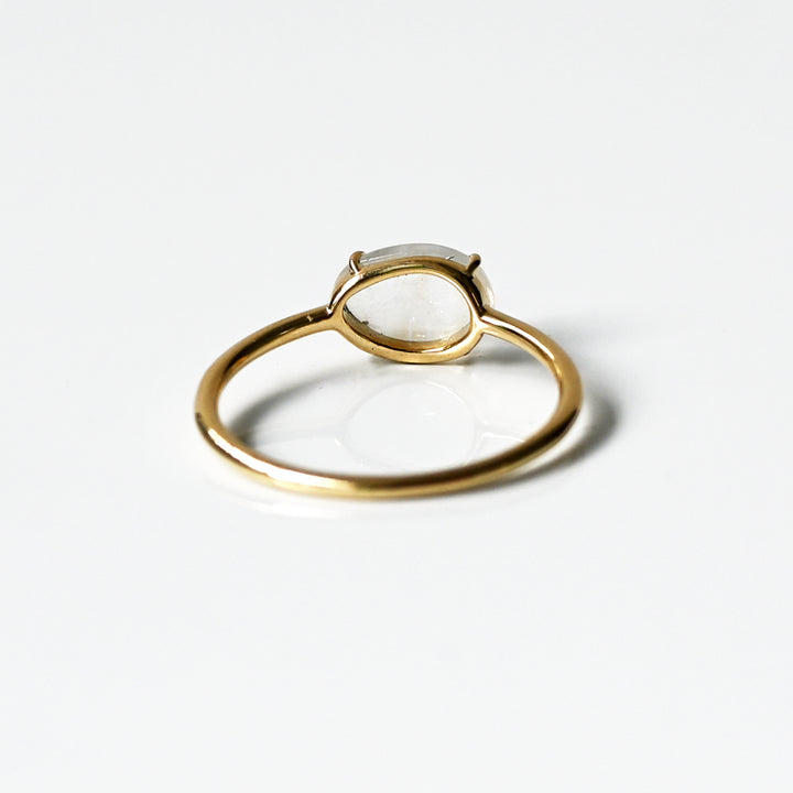 【各種クーポン・ポイントのご利用不可】ファンシーカット6月 レインボームーンストーンリング【K10YG】