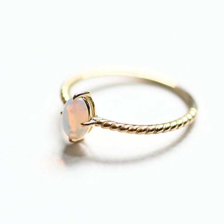 Lueur Twist Opal リング【K10YG】26ss