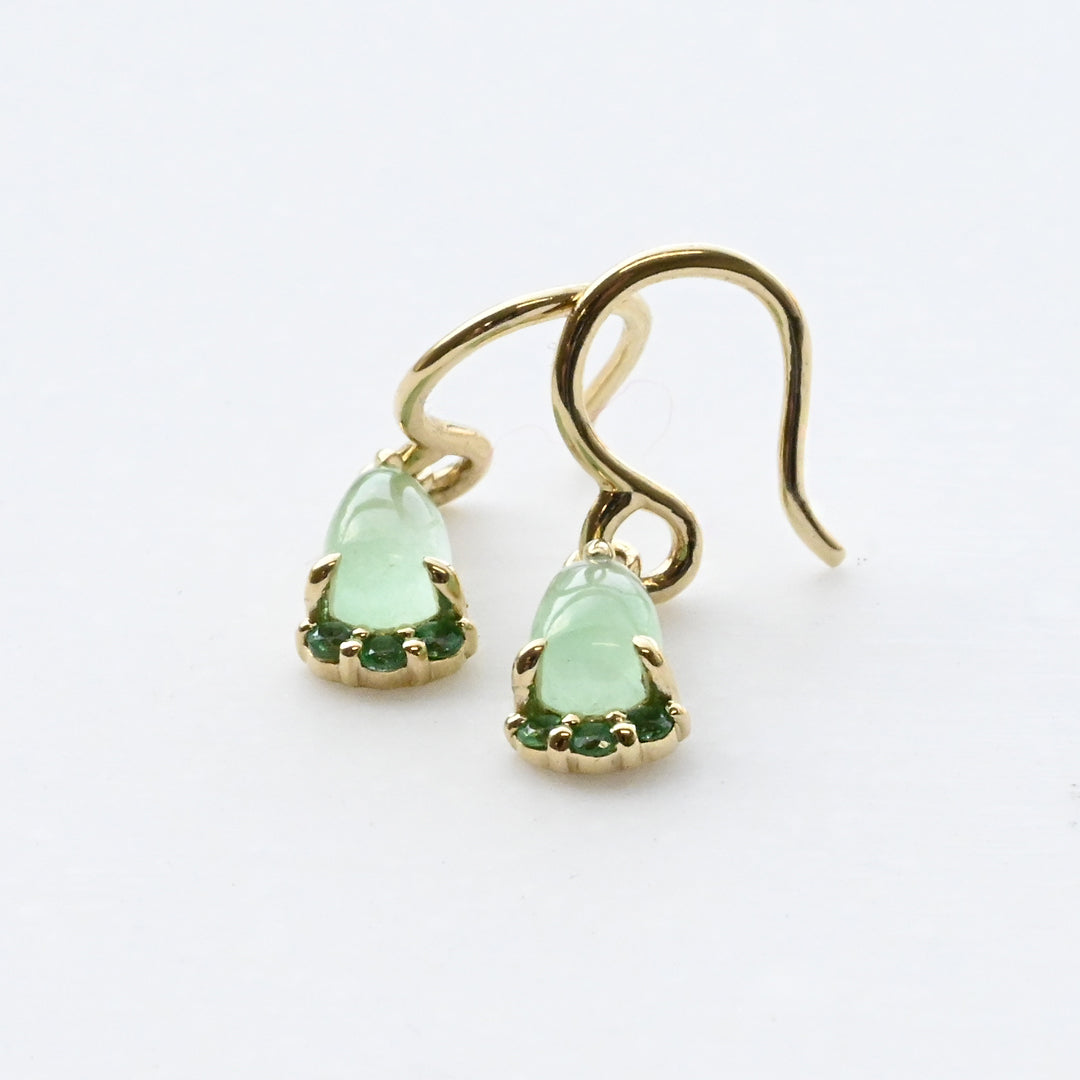 no.0413 オパールとグリーンジェイドのミニマムピアス　一点物 エメラルド ジェイド K10イエローゴールド ピアス｜Feuilles – sowi