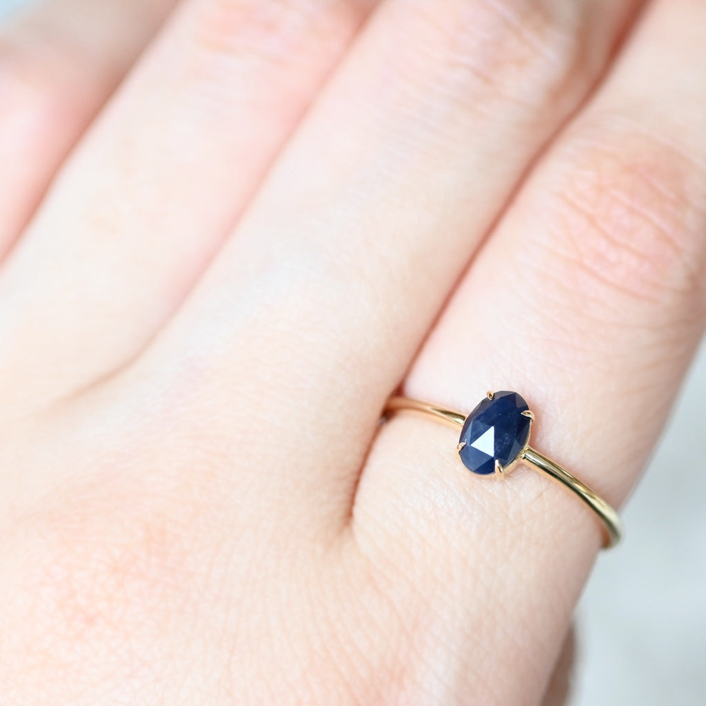 【各種クーポン・ポイントのご利用不可】ファンシーカット 9月 サファイアリング【K10YG】