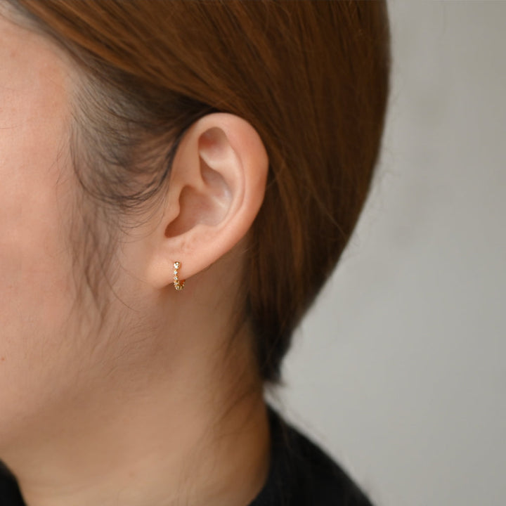 スターダスト・ダイヤモンド フープピアス(S)【K18YG】 – sowi