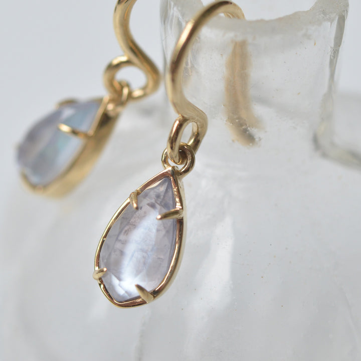 【各種クーポン・ポイントのご利用不可】ホログラム・クォーツ×マザーオブパール×タンザナイト　 ピアス【K10YG】21W